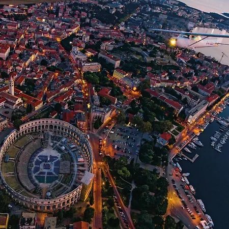 Arena Sunset, Sea Coloseum View, 2 Free Parking شقة بولا